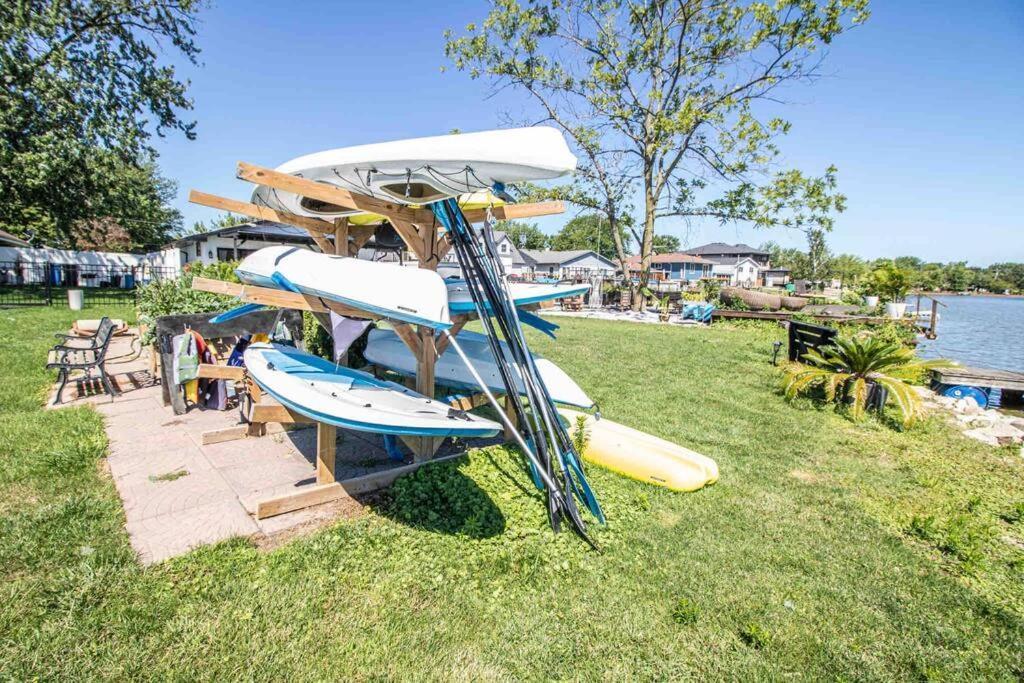 2 Bedroom Getaway On The River/Close To Marina Belle River Ngoại thất bức ảnh