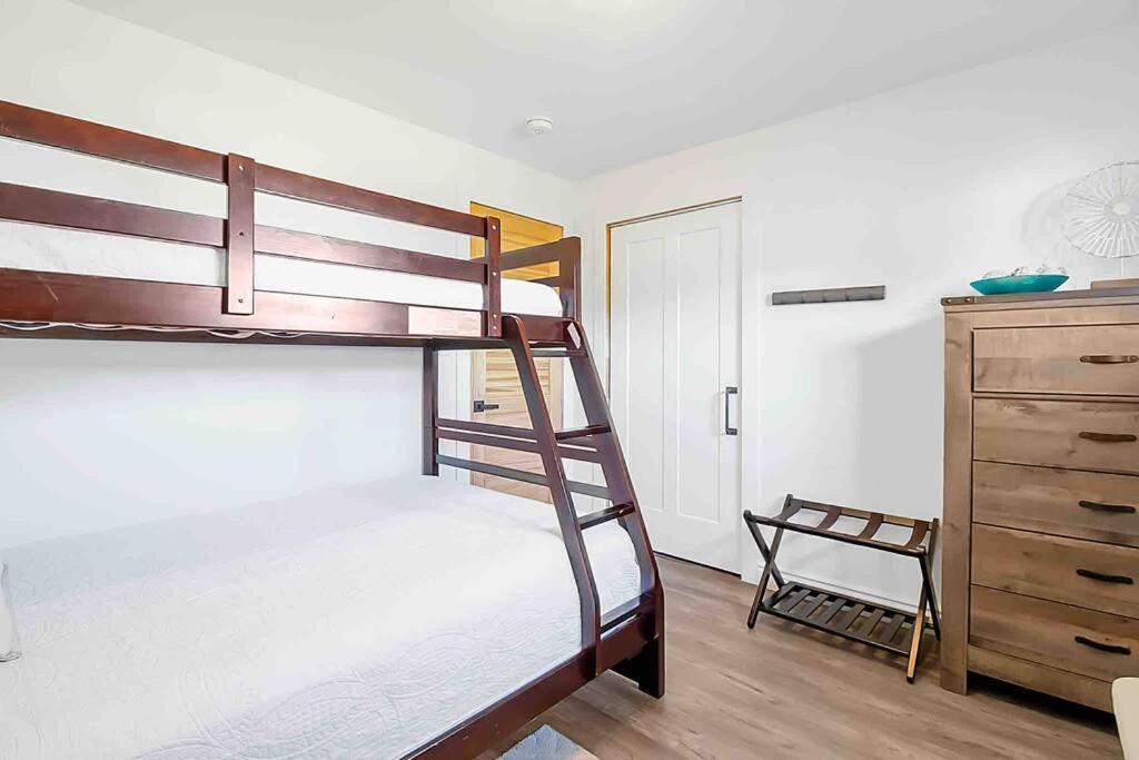 2 Bedroom Getaway On The River/Close To Marina Belle River Ngoại thất bức ảnh